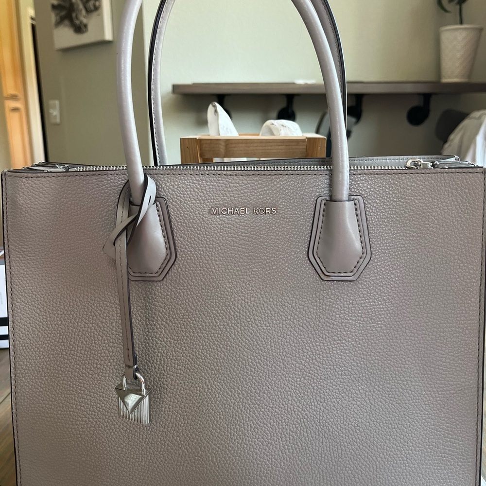 Michael Kors Tote
